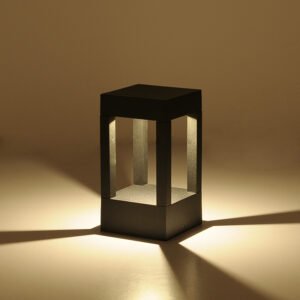 0d8982ac-a59a-4bbf-bed7-7e56ab346a8f.jpg Lampadaire Extérieur LED Rectangle Minimaliste en Croix