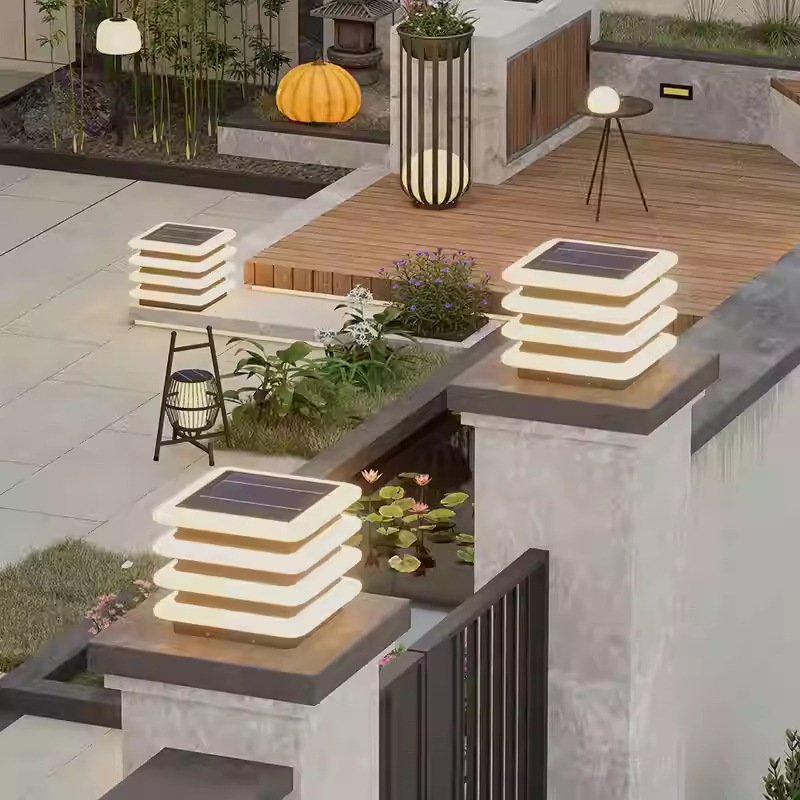 Élégante Lampe Pilier Solaire Extérieure