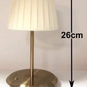 20ad630d-771f-4cd0-86c5-078ab3513d37.jpeg Lampe de Table Dorée à Abat-Jour Plissé Beige