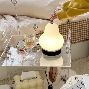 333f61d4-0dc5-4f93-bc0b-bc47f0a40895.jpg Lampe de Table Poire Minimaliste en Verre