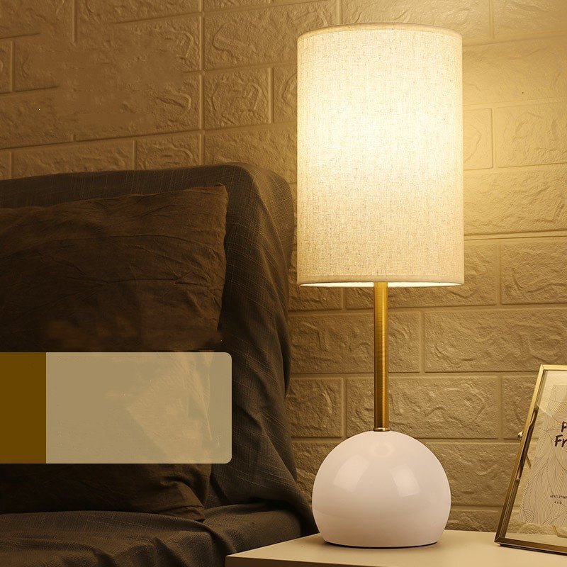 Lampe de Table Minimaliste Laiton et Tissu
