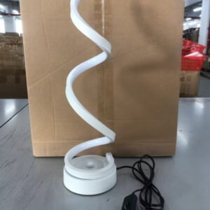 5bade49d-319a-4ebc-850b-5f7d00ffbab8.jpg Lampe de table Spirale en aluminium blanc