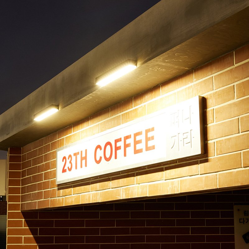 713f2eba-7d43-4b11-99fa-5f3924fa5d5f.jpg Applique Murale Solaire Minimaliste