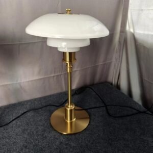 990d9162-a9a9-47b5-9283-8af088441425.jpg Lampe de Table en Laiton Doré et Verre Épuré