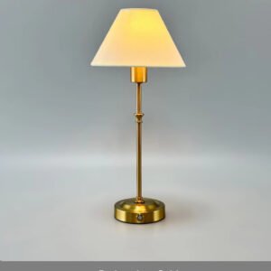 Lampe de Bureau en Laiton avec Abat-Jour Conique Élégant