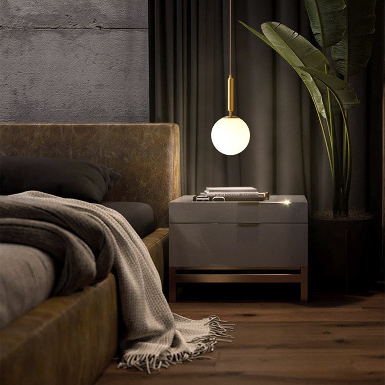 Suspension en Verre Dépoli Blanc Ligne Longue et Géométrique