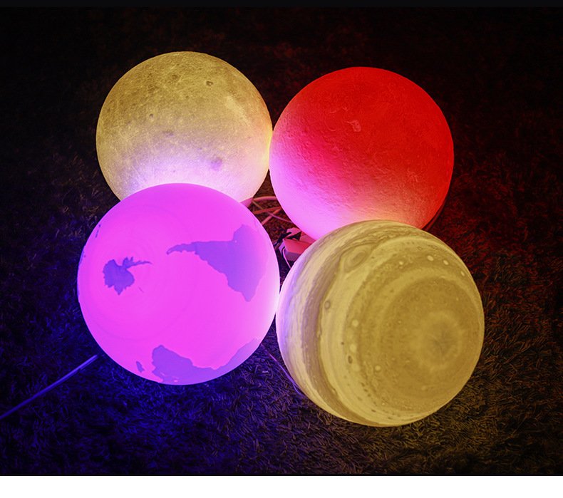 Élégante Sphère Lunaire Suspendue en 3D