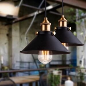 Suspension Industrielle avec Accents de Laiton