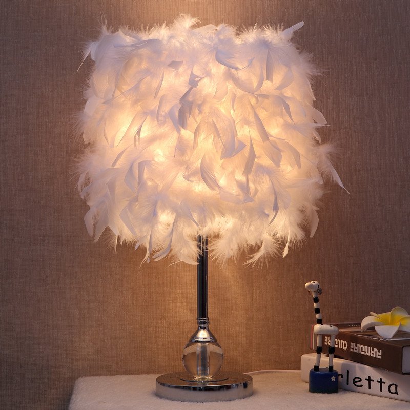 Lampe de table aux plumes aériennes en métal chromé
