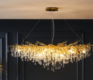 5d51ca16-00ef-4761-9a57-66c01d79b45d.jpg Lustre Cristal Or Baroque Élégant avec Gouttes de Verre Scintillantes