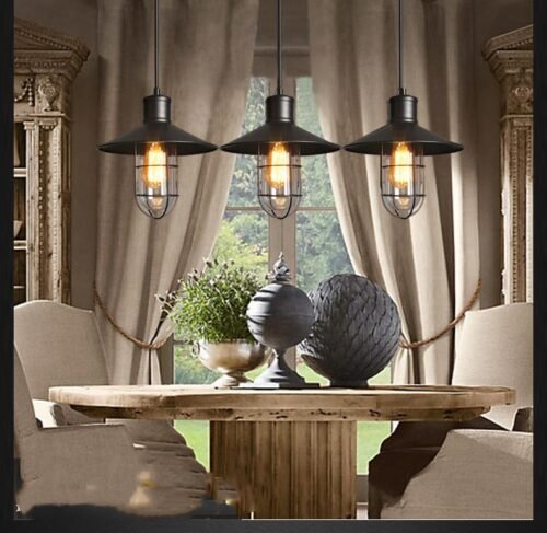 Suspension Industrielle Noire en Fer avec Grillage