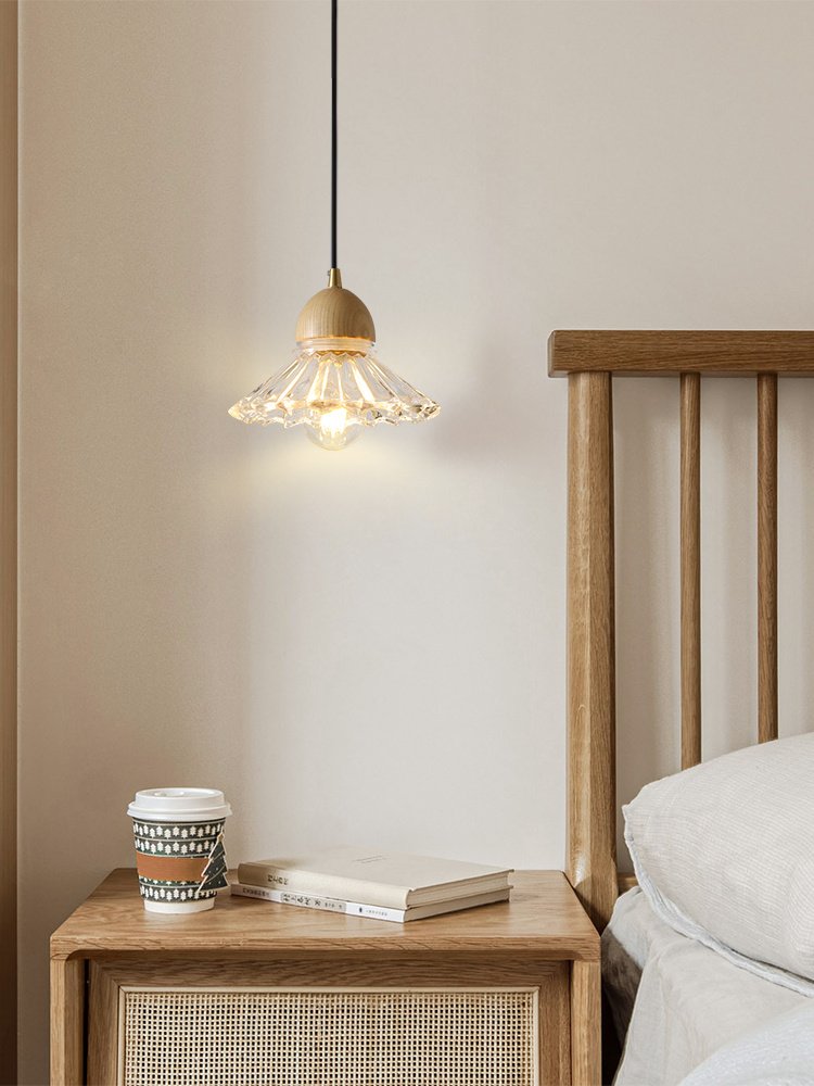 f0bd2f64-d5b6-4689-bf01-07ffafe71edc.jpg Suspension en Verre Facetté et Métal Doré